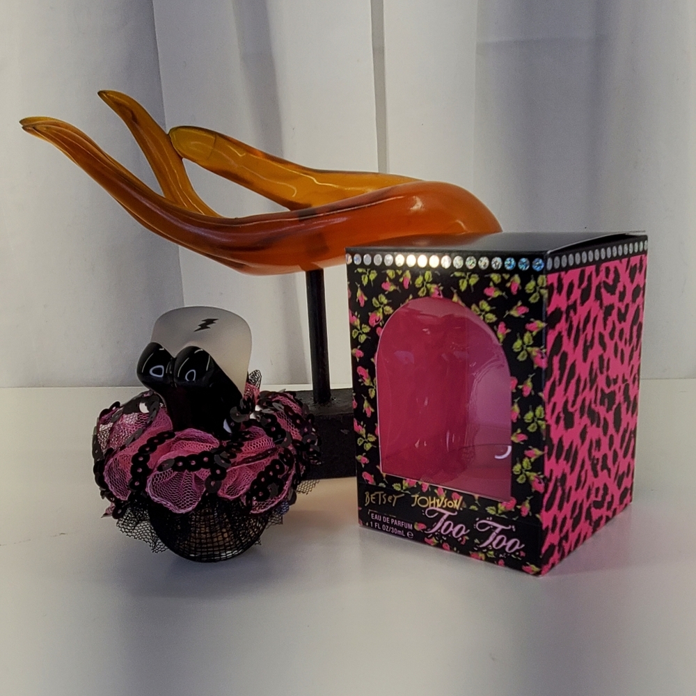BETSEY JOHNSON BALLERINA TOO TOO EAU DE PARFUM, FIRST EDITION SET. 1 OZ.$53.00